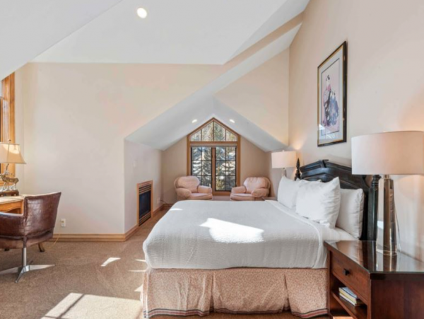 Four Bedroom Ski Rental Sleeps 10 Guests